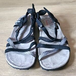 Merrell Women's Sandal Size 9
